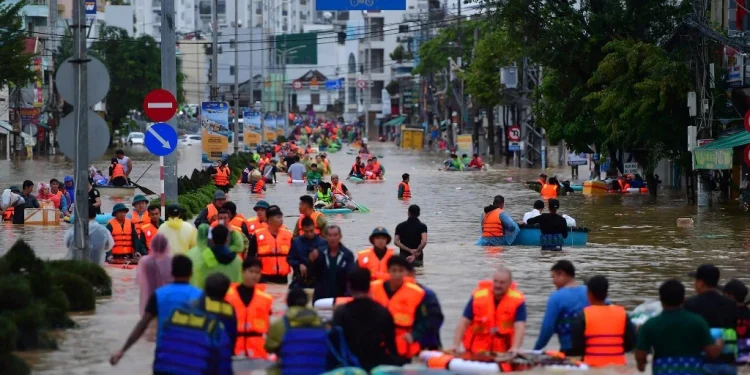 ยอดผู้เสียชีวิตจากน้ำท่วมในเวียดนามพุ่งเป็น 55 ราย