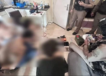 สายตรวจหัวหมาก บุกคอนโดรวบแก๊งมั่วสุมเสพยา ยึดไอซ์พร้อมอุปกรณ์