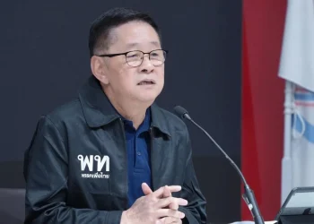 พท.จี้ ”สรัสนันท์-สุดารัตน์“ ลาออกหลังโผล่ภท. แฉพฤติกรรมดูดเพื่อนสส.-เห็นสัญญาณหลังไม่ชัดเจน