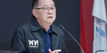 พท.จี้ ”สรัสนันท์-สุดารัตน์“ ลาออกหลังโผล่ภท. แฉพฤติกรรมดูดเพื่อนสส.-เห็นสัญญาณหลังไม่ชัดเจน