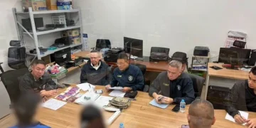 รวบชาวจีนแก๊งสแกมเมอร์ขู่หนุ่ม 19 ทุบตู้เซฟแม่ ขนทรัพย์สินไป 6.8 ล้าน ออกหมายจับอีก 2