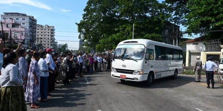 รัฐบาลทหารพม่านิรโทษกรรมนักโทษการเมืองกว่า 3,000 คน ก่อนเลือกตั้ง