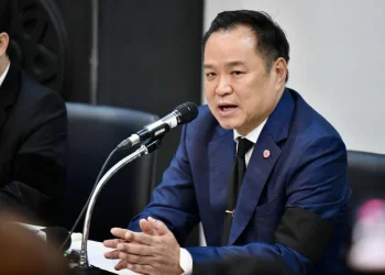 “อนุทิน” เตรียมลงสงขลาหลังประชุมมาตรการเยียวยา เมินตอบปมย้าย นอภ.หาดใหญ่-ศพทยอยโผล่