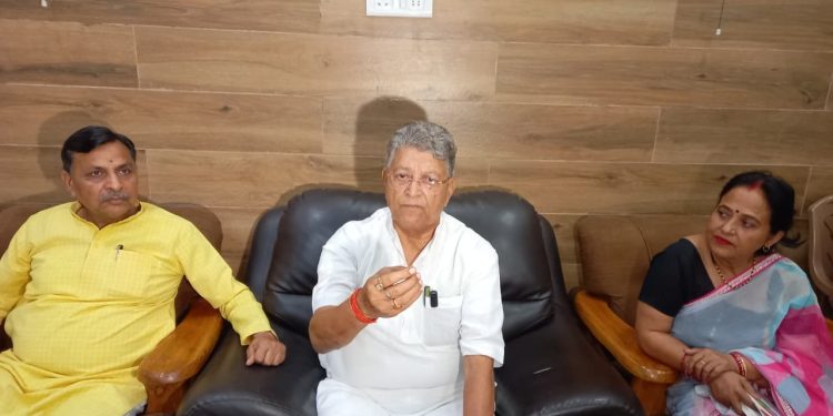 वंदे मातरम् के 150 वर्ष पर अयोध्या में होगा सामूहिक गायन, सरदार पटेल जयंती पखवारे में निकलेगी राष्ट्रीय एकता दौड़