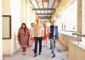 Delhi Minister Ravinder Indraj Inspects Closed Kalinga Institute of Social Sciences Building in Isapur