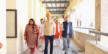 Delhi Minister Ravinder Indraj Inspects Closed Kalinga Institute of Social Sciences Building in Isapur