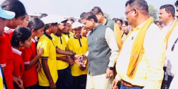 विकासखंड स्तरीय बस्तर ओलंपिक का भव्य आगाज हड़मा स्टेडियम में गूंजी खिलाड़ियों की हुंकार खिलाड़ी गढ़ेंगे नया छत्तीसगढ़, नक्सलवाद से मुक्त होगा बस्तर : मंत्री केदार कश्यप