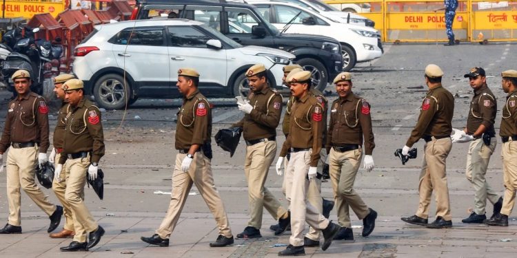 दिल्ली में सुरक्षा बढ़ी, एयरपोर्ट, मेट्रो व रेलवे स्टेशन पर विशेष निगरानी