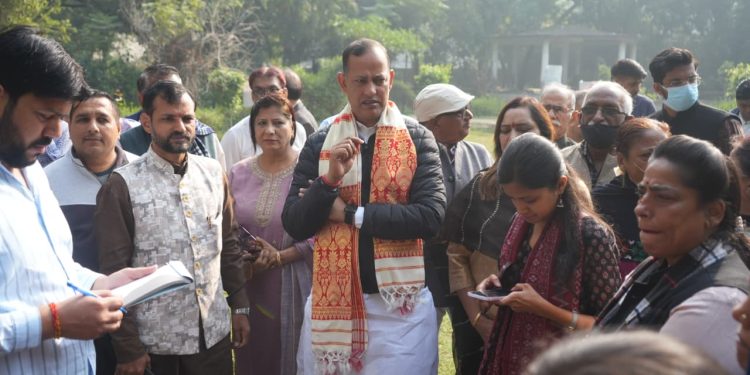 दिल्ली सरकार के समाज कल्याण मंत्री श्री रविन्द्र इन्द्राज का रोहिणी में स्वच्छता कार्यों का निरीक्षण