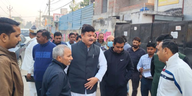 साकेतपुरी कॉलोनी से हटेगा अतिक्रमण, नालियों पर लगेगी स्लैब