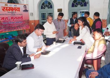 समस्या लेकर नगर निगम आए नागरिक, समाधान के बाद लौटे, जनशिकायतों का निस्तारण समय से करें निगम कर्मी: महापौर