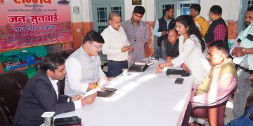 समस्या लेकर नगर निगम आए नागरिक, समाधान के बाद लौटे, जनशिकायतों का निस्तारण समय से करें निगम कर्मी: महापौर