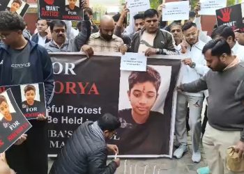 छात्र आत्महत्या मामले में पुलिस ने तीन और शिक्षकों को पूछताछ के लिए बुलाया