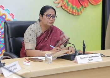 रेखा गुप्ता सरकार का आदेश दिल्‍ली में अब 50% स्‍टाफ करेंगा घर से काम