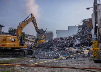 Ten dead as 5.7 magnitude earthquake jolts Dhaka, parts of Bangladesh