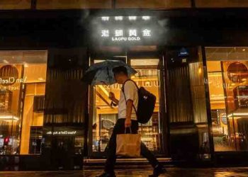Why Chinese shoppers are choosing local luxury over premium foreign brands?