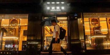 Why Chinese shoppers are choosing local luxury over premium foreign brands?