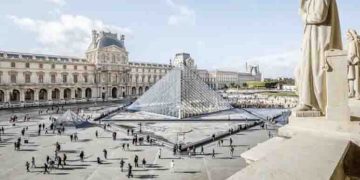 Weeks After Louvre Heist, Thieves Steal Jewellery Up To $1.2 Million In France