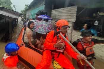 Landslides and flash floods on Indonesia’s Sumatra island leave at least 17 dead and 6 missing