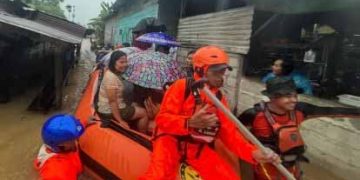 Landslides and flash floods on Indonesia’s Sumatra island leave at least 17 dead and 6 missing