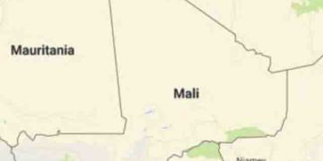 France urges nationals to leave Mali as soon as possible