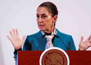 ‘If They Do This To Me’: Man Gropes Mexican President, Tries To Kiss Her