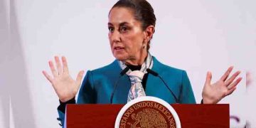 ‘If They Do This To Me’: Man Gropes Mexican President, Tries To Kiss Her