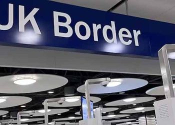 UK net migration drops 69% to four-year low as government calls for further cuts