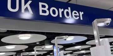 UK net migration drops 69% to four-year low as government calls for further cuts