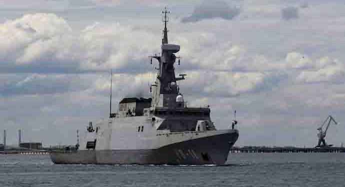 US aircraft carrier heads toward Venezuela, raising alarms over potential conflict