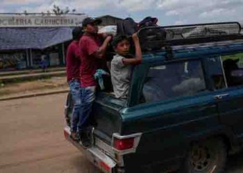 Venezuela raises military alert, prepares for guerrilla response as USS Gerald R Ford enters Latin American waters