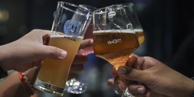 Thailand eases alcohol ban to attract more tourists