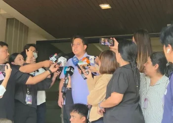 “พัฒนา” เมิน “โจ๊ก” ปูดน้ำท่วมตายเป็นพัน ชี้ตัวเลข 140 รายผ่านขั้นตอนถูกต้อง ใบมรณบัตรหลักฐานชัด