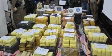 ตามรวบคาห้างดังเชียงราย!หนุ่มบางปะอินควบรถตู้ขนยาถึง 39 กระสอบ 8 ล้านเม็ด