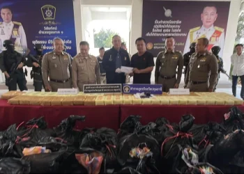 จับแท็กซี่หวังรวยทางลัดรับจ้างขนยาบ้ากว่า 6 ล้านเม็ดมูลค่า 200 ล้านบาท