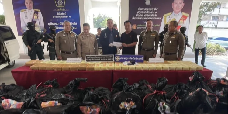 จับแท็กซี่หวังรวยทางลัดรับจ้างขนยาบ้ากว่า 6 ล้านเม็ดมูลค่า 200 ล้านบาท