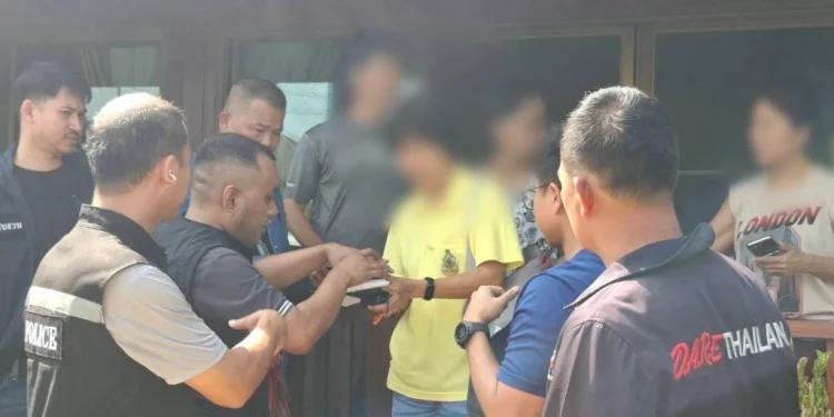 ศูนย์ต่อต้านการฉ้อโกงออนไลน์ (ACSC) ช่วยเหลือเหยื่อวัยเกษียณแบบเรียลทาม หลังถูกแก๊งคอลเซ็นเตอร์โทรหาอ้างเป็นเจ้าหน้าที่กรมสรรพสามิต ก่อนลวงติดตั้งแอปรีโมท ดูดเงินกว่า1.5 ล้านบาท