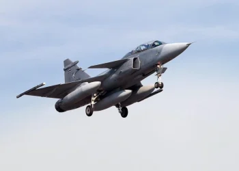 มาแล้ว! Gripen ไข่เต็มท้อง หย่อนลงเป้าหมายทางทหารในกัมพูชา