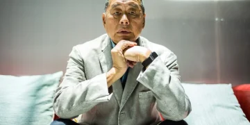 ศาลฮ่องกงตัดสิน ‘จิมมี ไหล่’ เจ้าพ่อสื่อประชาธิปไตย มีความผิดฐานสมคบคิดต่างชาติ เสี่ยงนอนคุกตลอดชีวิต