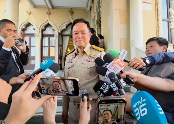 “อนุทิน” ชี้ยุบสภาอยู่ที่สถานการณ์จำเป็นก็ไม่มีทางเลือก ไม่ประเมินเชื่อทำทุกอย่างถูก-ช่วยคนไม่หวังคะแนน