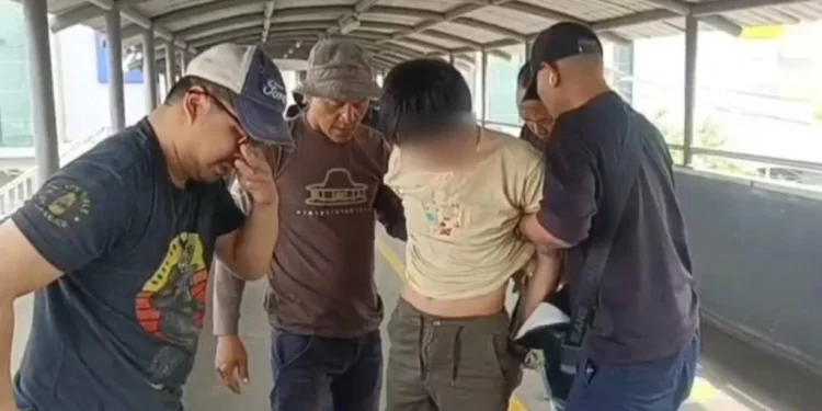 กองปราบปลอมโพรไฟล์เป็นสาวสวย-ขอทาน ตลบหลังจับพ่อค้ายายิงเมียรักดับ แค้นนำเงินปั่นสล็อตจนเกลี้ยง