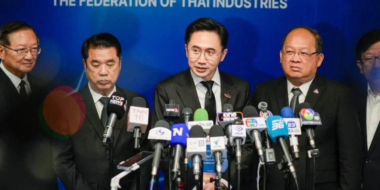 “ยศชนัน” โต้ปมชายแดนไม่เกี่ยว “ชินวัตร” แต่มาจากการปราบสแกมเมอร์ โวยอย่าเอาชาตินิยมมาล้อเล่น