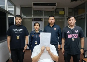 รวบ 2 หนุ่มเกาหลีใต้หนีหมายจับคดีฉ้อโกง-ปลอมเอกสาร โยงแก๊งสแกมเมอร์ฐานกัมพูชา