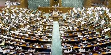 हंगामे की भेंट चढ़ा शीतकालीन सत्र का पहला दिन: दोनों सदन दिनभर के लिए स्थगित