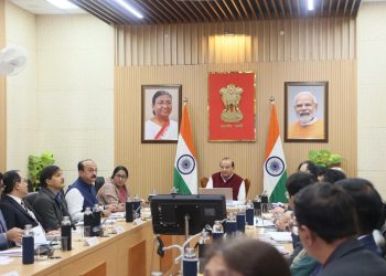 प्रदूषण पर कड़ी कार्रवाई: उपराज्यपाल–मुख्यमंत्री बैठक में सख्त निर्देश, दिल्ली में धूल-कचरा नियंत्रण के लिए तेज अभियान, हर दिन होगी समीक्षा