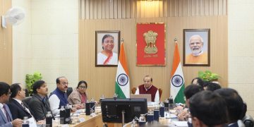 प्रदूषण पर कड़ी कार्रवाई: उपराज्यपाल–मुख्यमंत्री बैठक में सख्त निर्देश, दिल्ली में धूल-कचरा नियंत्रण के लिए तेज अभियान, हर दिन होगी समीक्षा