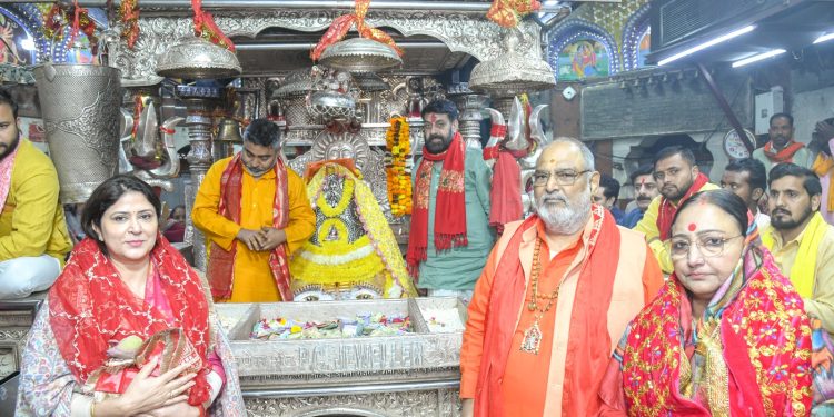 श्रीमति मल्लिका नड्डा ने माँ कालका के किए दर्शन, महंत सुरेन्द्र नाथ अवधूत जी से प्राप्त किया आशीर्वाद