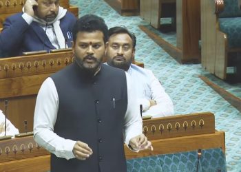 ‘पूरे साल हवाई टिकटों की कीमतों को नहीं कर सकते नियंत्रित: राममोहन नायडू