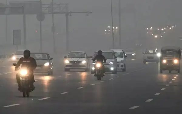 दिल्ली-एनसीआर में प्रदूषण का कहर, ग्रेप 4 के प्रतिबंध लागू। 1 दिल्ली-एनसीआर में प्रदूषण का कहर, ग्रेप 4 के प्रतिबंध लागू।