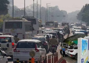 दिल्ली में प्रदूषण मामला: 4 राज्यों के 24 जिलों में कोयले के उपयोग पर रोक, 18 से बीएस-6 वाहनों का प्रवेश बंद